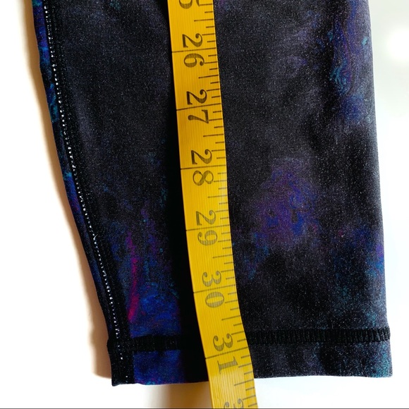 Hyba galaxy print cropped leggings in size sm/md - Picture 5 of 9